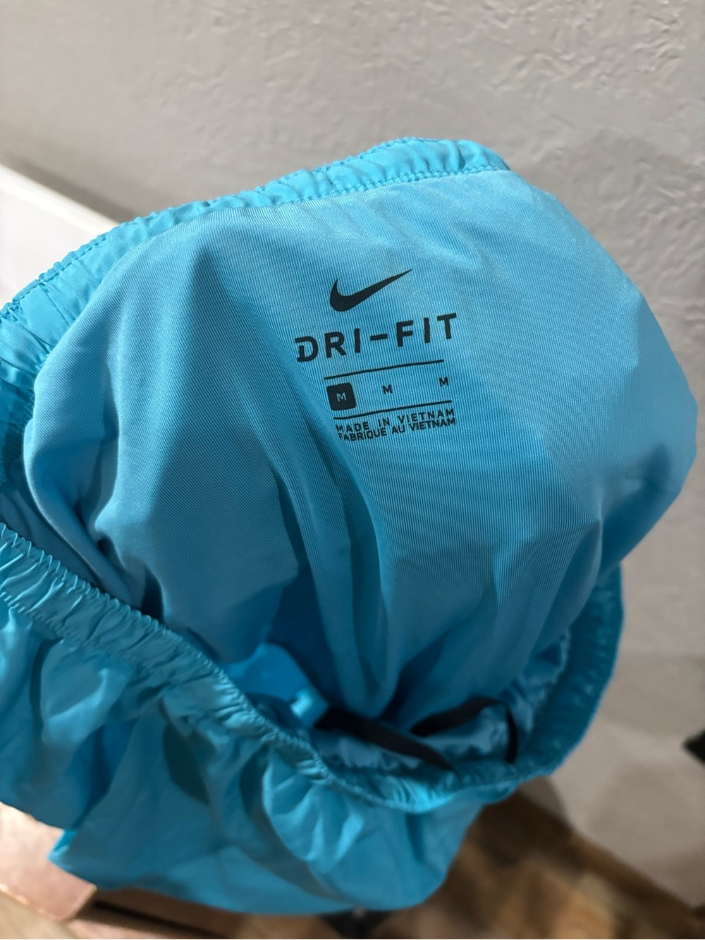 Nike lined athletic workout running shorts in bright blue men’s size Medium - Picture 5 of 5